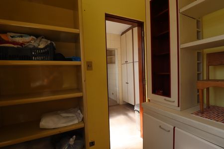 Apartamento à venda com 113m², 2 quartos e sem vagaQuarto serviço