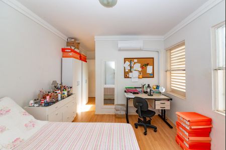 Casa à venda com 372m², 4 quartos e 5 vagas Casa à venda com 372m², 4 quartos e 5 vagasSuíte 2