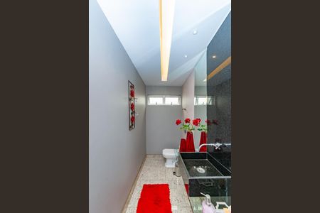 Casa à venda com 372m², 4 quartos e 5 vagas Casa à venda com 372m², 4 quartos e 5 vagasLavabo