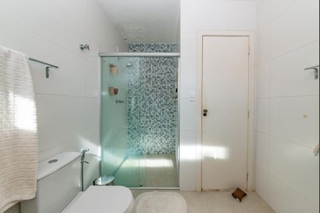 Casa à venda com 372m², 4 quartos e 5 vagas Casa à venda com 372m², 4 quartos e 5 vagasBanheiro Social