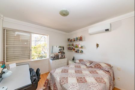 Casa à venda com 372m², 4 quartos e 5 vagas Casa à venda com 372m², 4 quartos e 5 vagasQuarto 3