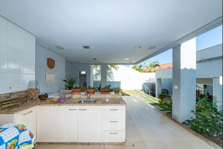 Casa à venda com 372m², 4 quartos e 5 vagas Casa à venda com 372m², 4 quartos e 5 vagasÁrea Gourmet