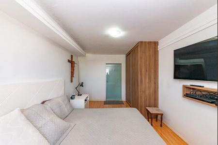 Casa à venda com 372m², 4 quartos e 5 vagas Casa à venda com 372m², 4 quartos e 5 vagasSuíte 1