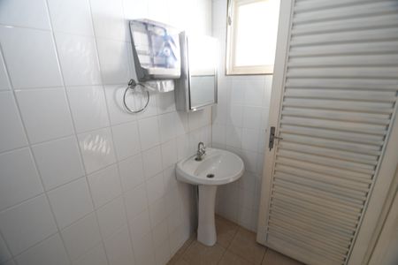 Casa à venda com 240m², 3 quartos e 2 vagasBanheiro Salão