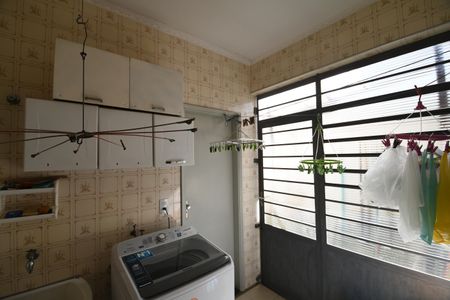 Casa à venda com 240m², 3 quartos e 2 vagasÁrea de Serviço
