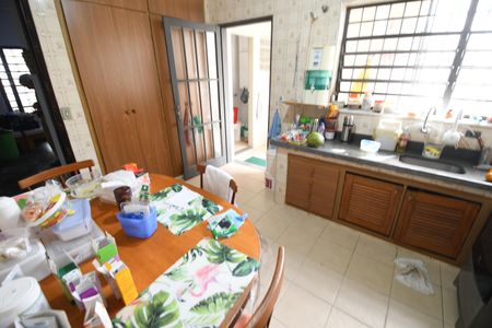 Casa à venda com 240m², 3 quartos e 2 vagasCozinha