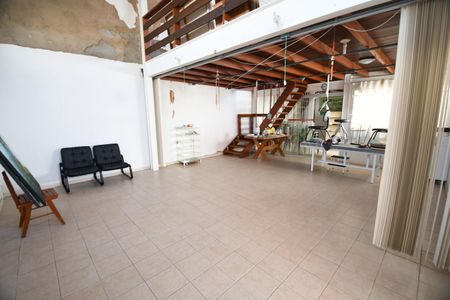 Casa à venda com 240m², 3 quartos e 2 vagasÁrea Comum - Salão