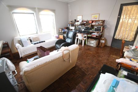 Casa à venda com 240m², 3 quartos e 2 vagasSala