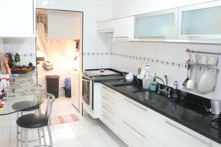 Apartamento à venda com 86m², 2 quartos e 2 vagasCozinha