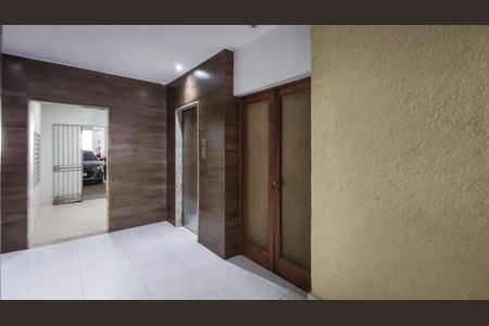 Apartamento à venda com 61m², 2 quartos e 2 vagas Apartamento à venda com 61m², 2 quartos e 2 vagasFachada e portaria
