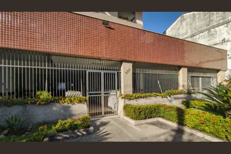 Apartamento à venda com 61m², 2 quartos e 2 vagas Apartamento à venda com 61m², 2 quartos e 2 vagasFachada e portaria