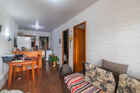 Casa à venda com 47m², 2 quartos e 3 vagasSala