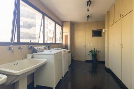 Apartamento para alugar com 400m², 3 quartos e 4 vagas Apartamento para alugar com 400m², 3 quartos e 4 vagasLavanderia