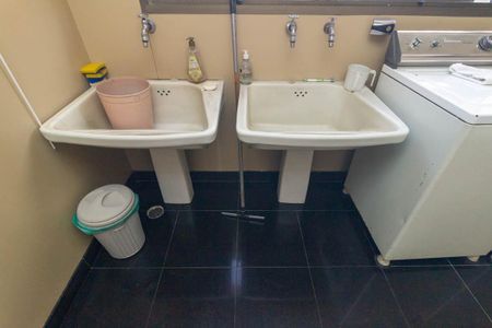 Apartamento para alugar com 400m², 3 quartos e 4 vagas Apartamento para alugar com 400m², 3 quartos e 4 vagasLavanderia
