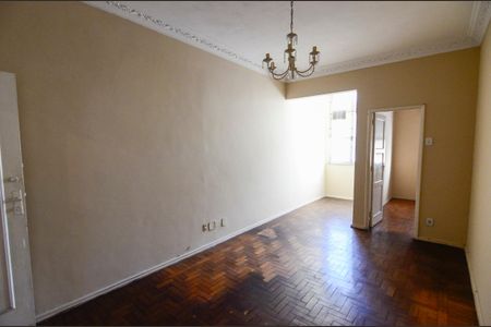 Apartamento à venda com 76m², 2 quartos e 1 vagaSala