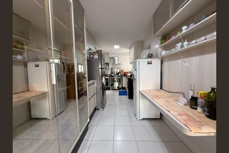 Apartamento à venda com 176m², 3 quartos e 3 vagas