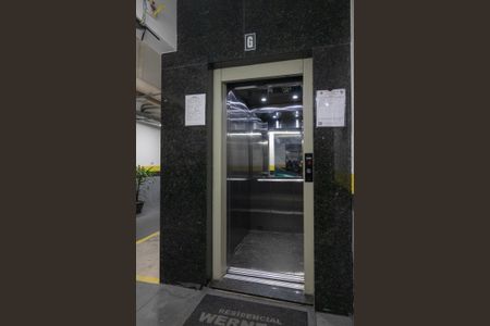 Apartamento à venda com 38m², 2 quartos e 1 vagaÁrea comum - Elevador