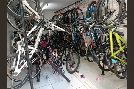 Apartamento à venda com 74m², 3 quartos e 2 vagas Apartamento à venda com 74m², 3 quartos e 2 vagasBICICLETÁRIO