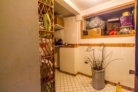 Casa de condomínio para alugar com 620m², 5 quartos e 6 vagas Casa de condomínio para alugar com 620m², 5 quartos e 6 vagasDepósito