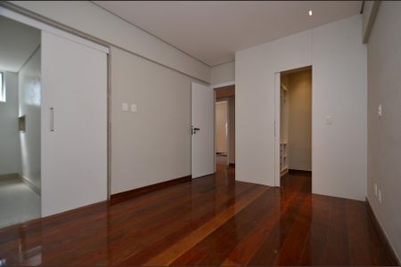 Apartamento para alugar com 100m², 3 quartos e 2 vagasSuíte