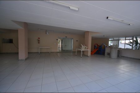 Apartamento para alugar com 100m², 3 quartos e 2 vagasÁrea comum - Salão de festas