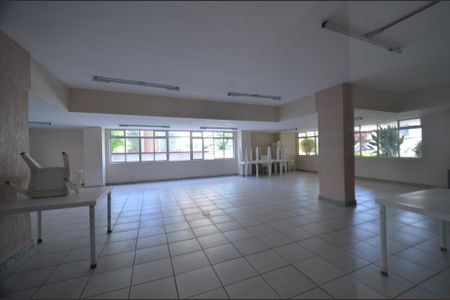 Apartamento para alugar com 100m², 3 quartos e 2 vagasÁrea comum - Salão de festas