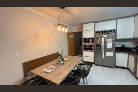 Casa à venda com 200m², 2 quartos e sem vaga Casa à venda com 200m², 2 quartos e sem vagaCozinha