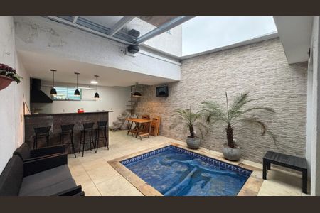 Casa à venda com 200m², 2 quartos e sem vaga Casa à venda com 200m², 2 quartos e sem vagaQuintal