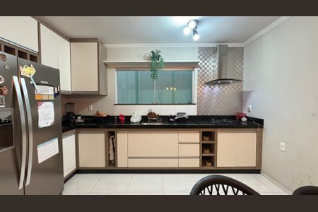 Casa à venda com 200m², 2 quartos e sem vaga Casa à venda com 200m², 2 quartos e sem vagaCozinha