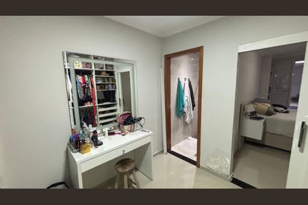 Casa à venda com 200m², 2 quartos e sem vaga Casa à venda com 200m², 2 quartos e sem vagaSuíte 1 Closet