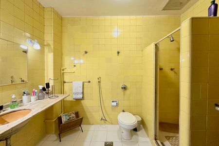 Apartamento à venda com 142m², 4 quartos e 1 vaga Apartamento à venda com 142m², 4 quartos e 1 vagaBanheiro