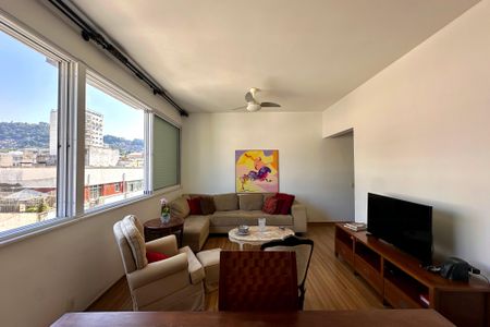 Apartamento à venda com 142m², 4 quartos e 1 vaga Apartamento à venda com 142m², 4 quartos e 1 vagaSala