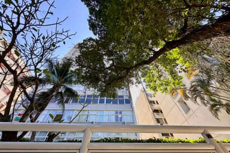 Apartamento à venda com 142m², 4 quartos e 1 vaga Apartamento à venda com 142m², 4 quartos e 1 vagaFachada
