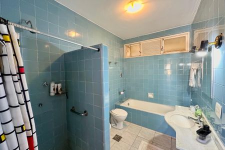 Apartamento à venda com 142m², 4 quartos e 1 vaga Apartamento à venda com 142m², 4 quartos e 1 vagaBanheiro da Suite