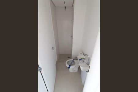 Apartamento à venda com 139m², 3 quartos e 2 vagas Apartamento à venda com 139m², 3 quartos e 2 vagasBanheiro de Serviço