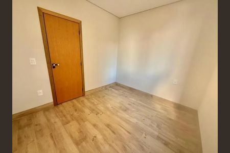 Casa à venda com 180m², 4 quartos e 3 vagas
