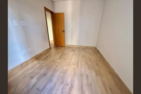 Casa à venda com 180m², 4 quartos e 3 vagas