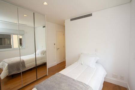 Apartamento à venda com 275m², 4 quartos e 5 vagas Apartamento à venda com 275m², 4 quartos e 5 vagasSuíte 3