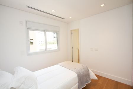 Apartamento à venda com 275m², 4 quartos e 5 vagas Apartamento à venda com 275m², 4 quartos e 5 vagasSuíte 3