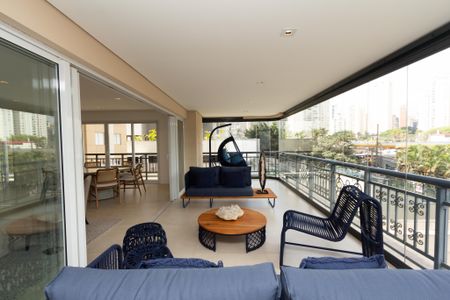 Apartamento à venda com 275m², 4 quartos e 5 vagas Apartamento à venda com 275m², 4 quartos e 5 vagasVaranda da Sala