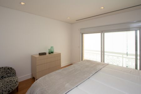 Apartamento à venda com 275m², 4 quartos e 5 vagas Apartamento à venda com 275m², 4 quartos e 5 vagasSuíte 4