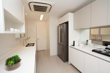Apartamento à venda com 275m², 4 quartos e 5 vagas Apartamento à venda com 275m², 4 quartos e 5 vagasCozinha