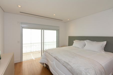 Apartamento à venda com 275m², 4 quartos e 5 vagas Apartamento à venda com 275m², 4 quartos e 5 vagasSuíte 4