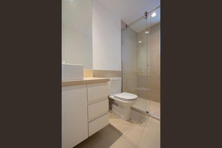 Apartamento à venda com 275m², 4 quartos e 5 vagas Apartamento à venda com 275m², 4 quartos e 5 vagasBanheiro da Suíte 1