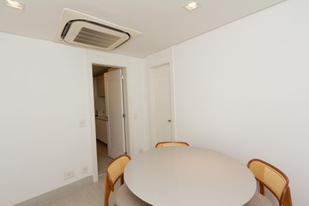 Apartamento à venda com 275m², 4 quartos e 5 vagas Apartamento à venda com 275m², 4 quartos e 5 vagasCopa