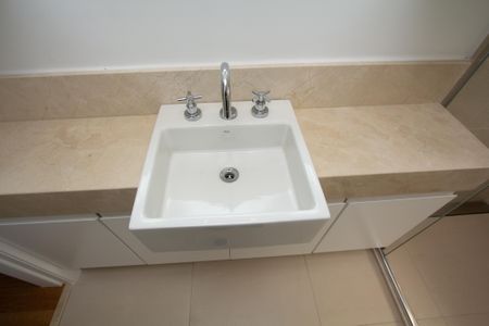 Apartamento à venda com 275m², 4 quartos e 5 vagas Apartamento à venda com 275m², 4 quartos e 5 vagasBanheiro da Suíte 4