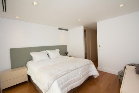 Apartamento à venda com 275m², 4 quartos e 5 vagas Apartamento à venda com 275m², 4 quartos e 5 vagasSuíte 4
