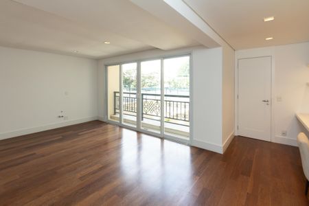 Apartamento à venda com 456m², 4 quartos e 5 vagas Apartamento à venda com 456m², 4 quartos e 5 vagasSala 2