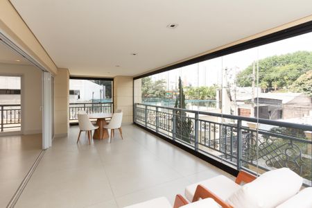 Apartamento à venda com 456m², 4 quartos e 5 vagas Apartamento à venda com 456m², 4 quartos e 5 vagasVaranda da Sala