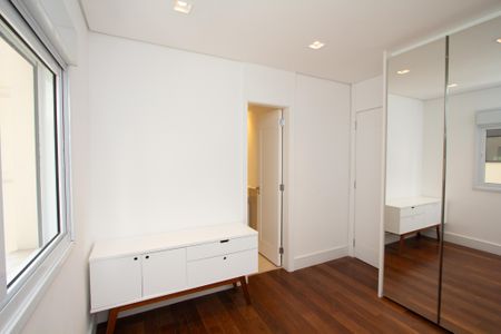 Apartamento à venda com 456m², 4 quartos e 5 vagas Apartamento à venda com 456m², 4 quartos e 5 vagasSuíte 2